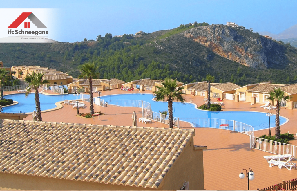 ifc-Spanienobjekte-Kapitalanlage-Spanien-Außenanlage-Pool